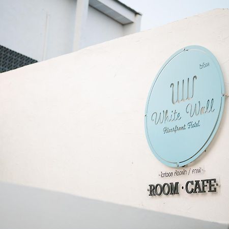 White Wall Riverfront Hotel Kamphaeng Phet Exterior photo