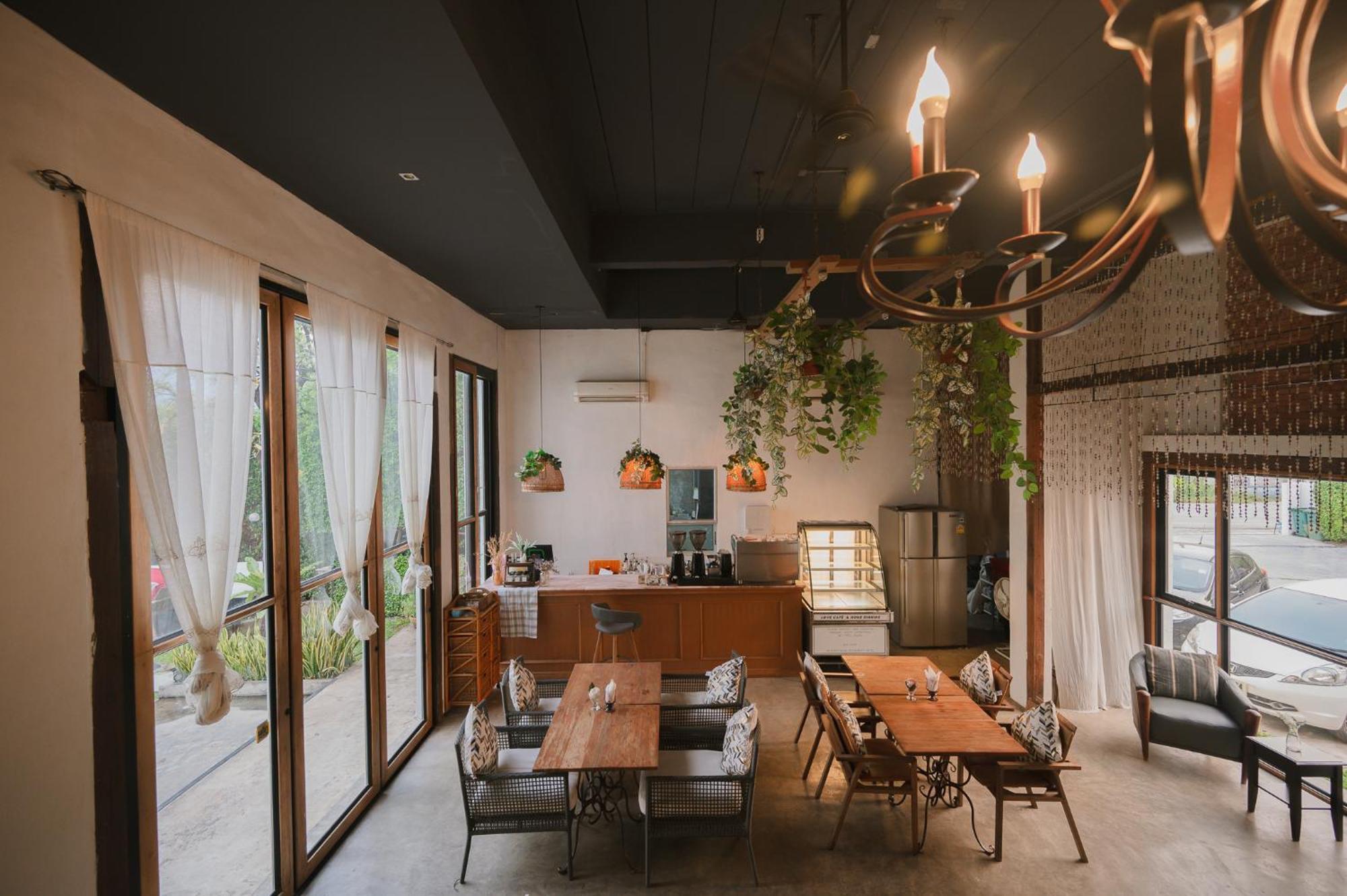 White Wall Riverfront Hotel Kamphaeng Phet Exterior photo