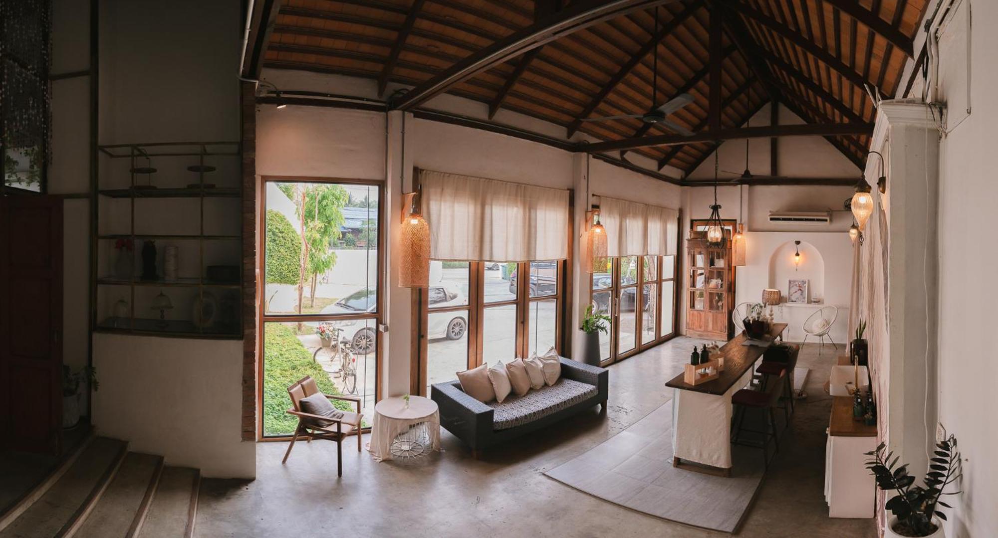 White Wall Riverfront Hotel Kamphaeng Phet Exterior photo