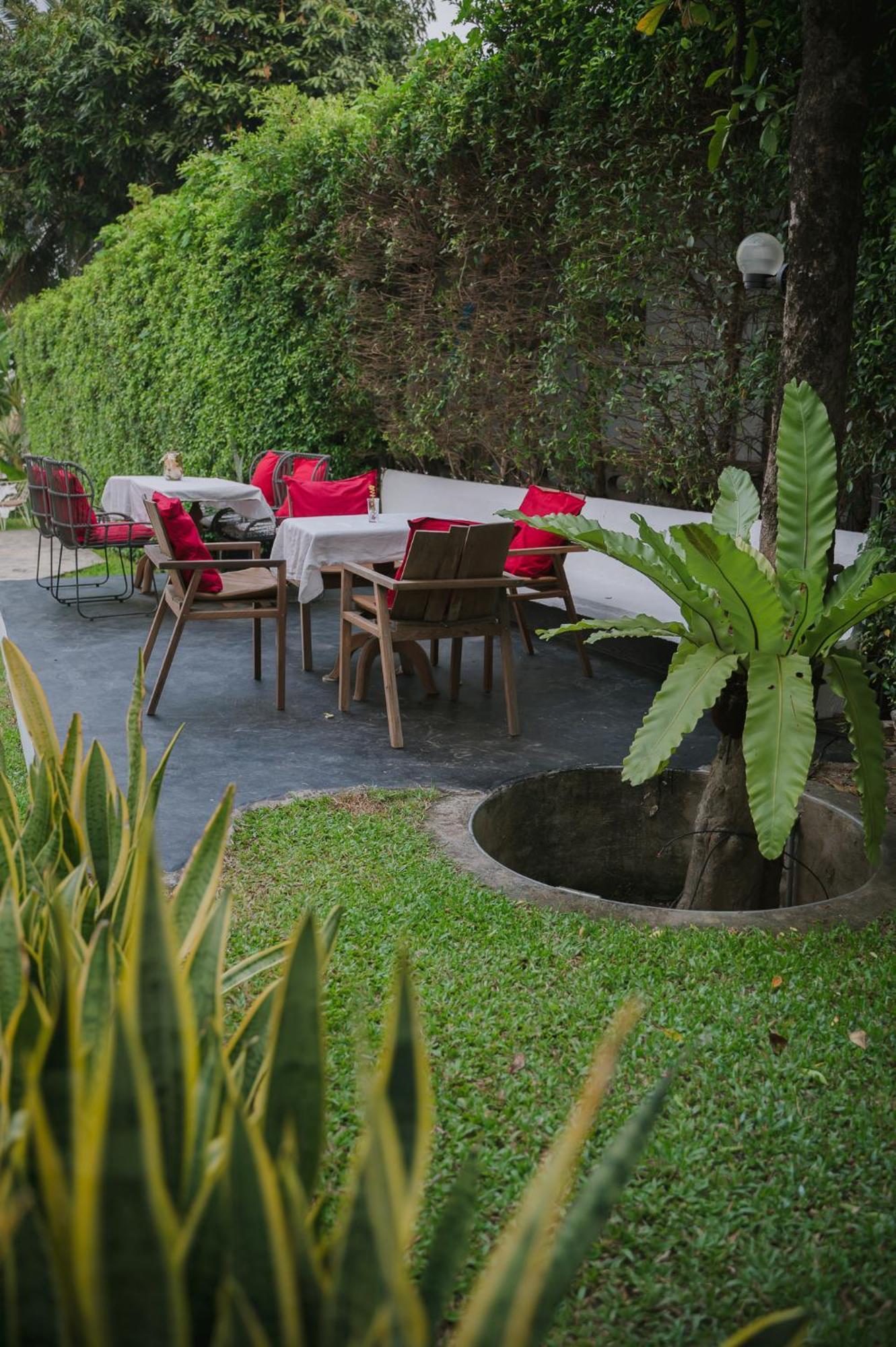 White Wall Riverfront Hotel Kamphaeng Phet Exterior photo